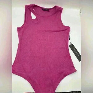Emerson lang Women’s bodysuit sz large NWT Pink